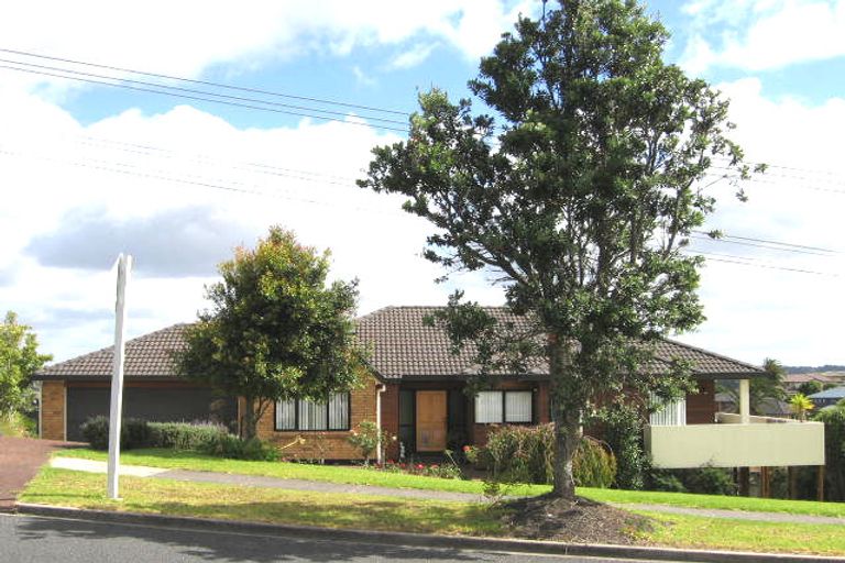 Photo of property in 58 Sunset Road, Unsworth Heights, Auckland, 0632