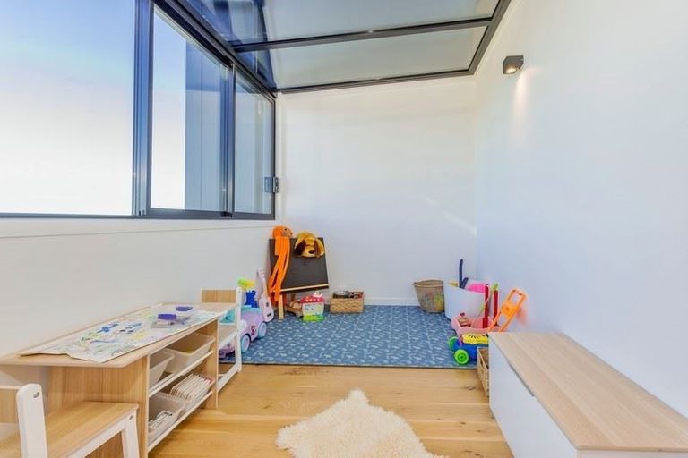 Photo of property in 16 Catalina Drive, Hobsonville, Auckland, 0616