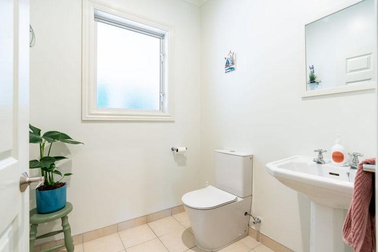 Photo of property in 358 Ngarara Road, Waikanae, 5391