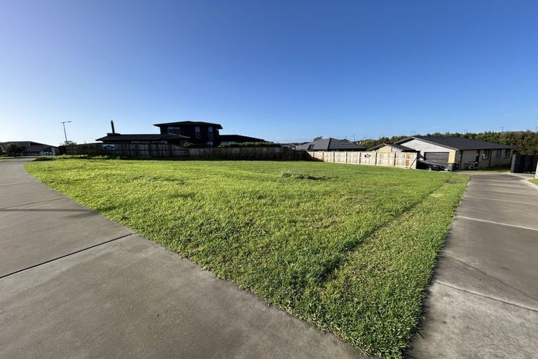 Photo of property in 9 Omahuru Road, Glenbrook, 2681