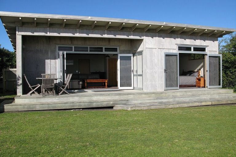 Photo of property in 30 Beach Road, Urenui, 4377