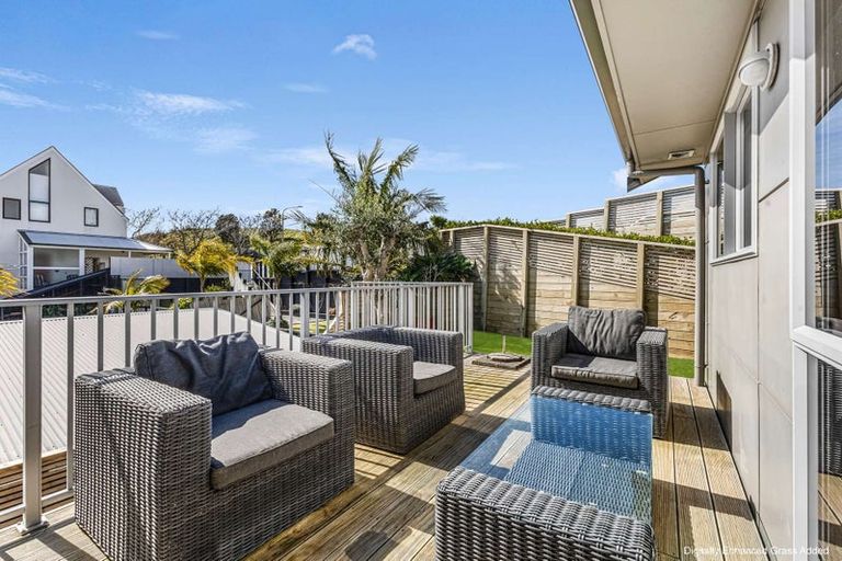 Photo of property in 23 York Crescent, Westown, New Plymouth, 4310