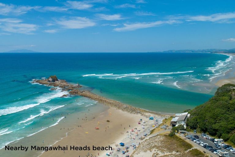 Photo of property in 238 Te Arai Point Road, Te Arai, Wellsford, 0975