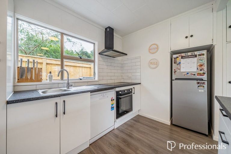 Photo of property in 3d Kopara Grove, Stokes Valley, Lower Hutt, 5019