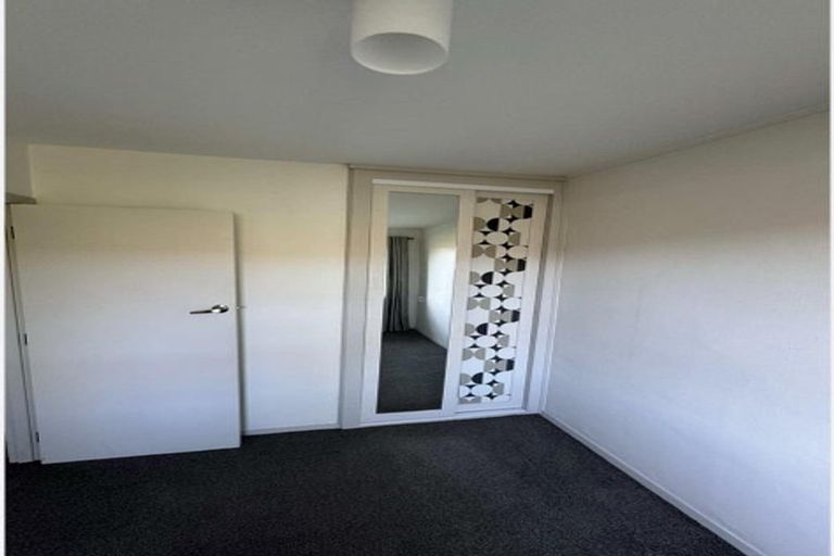 Photo of property in 2/32 Mona Vale Avenue, Riccarton, Christchurch, 8011