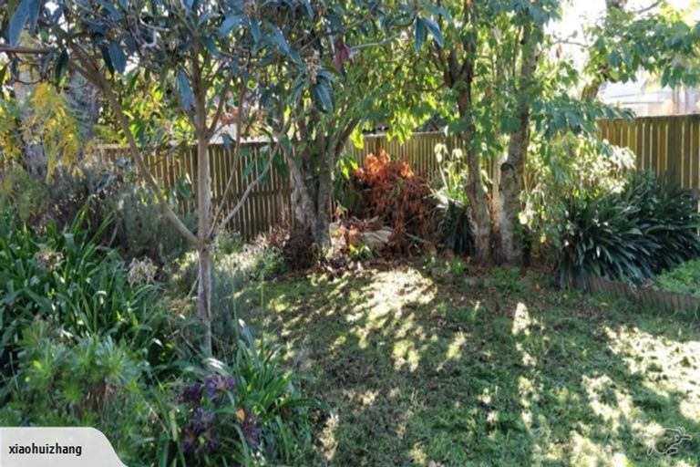 Photo of property in 2/27 Kerswill Place, Pakuranga, Auckland, 2010