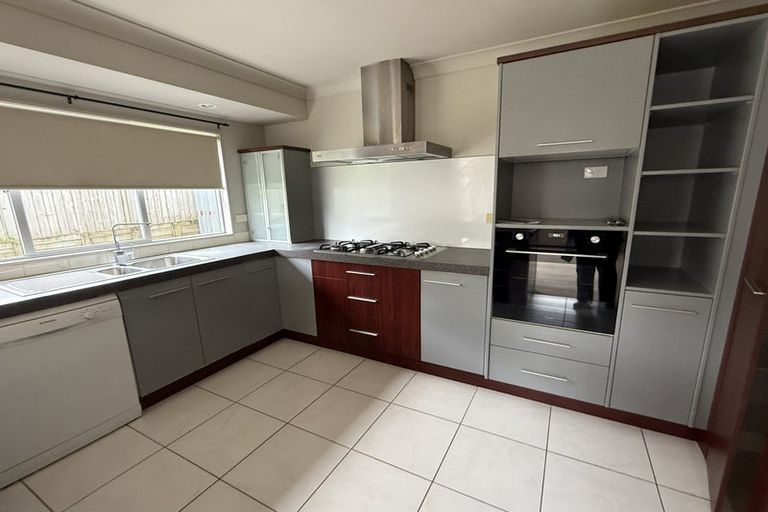 Photo of property in 44 Baverstock Road, Flat Bush, Auckland, 2016