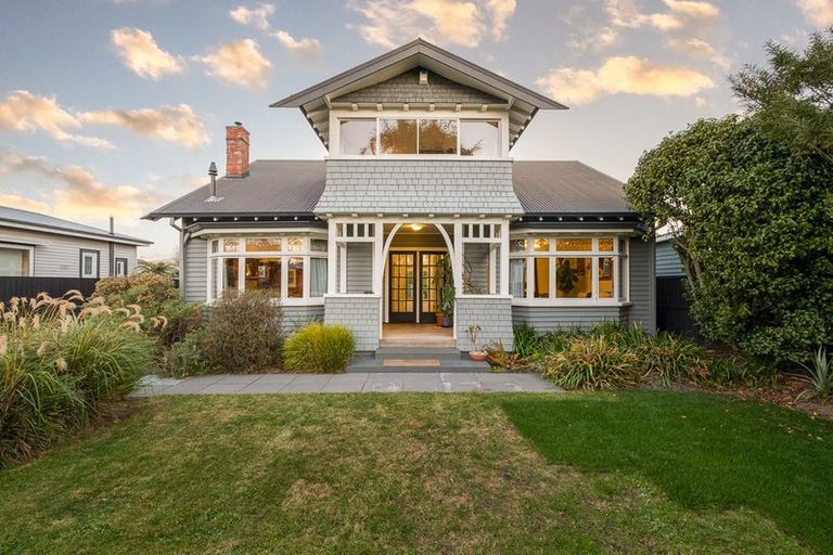 Photo of property in 86 Saint Martins Road, Saint Martins, Christchurch, 8022