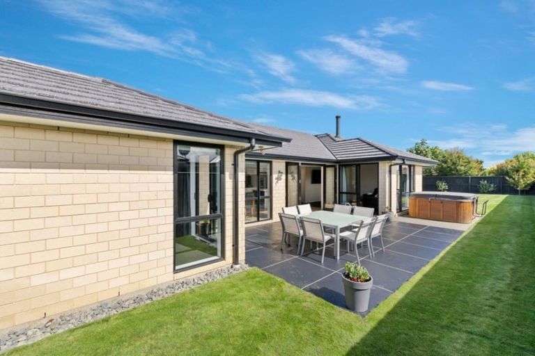 Photo of property in 19 Lloyds Close, Rolleston, 7614