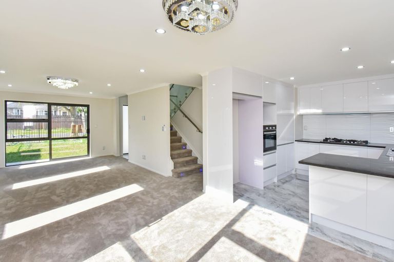 Photo of property in 8 Cambridge Road, Manurewa, Auckland, 2102