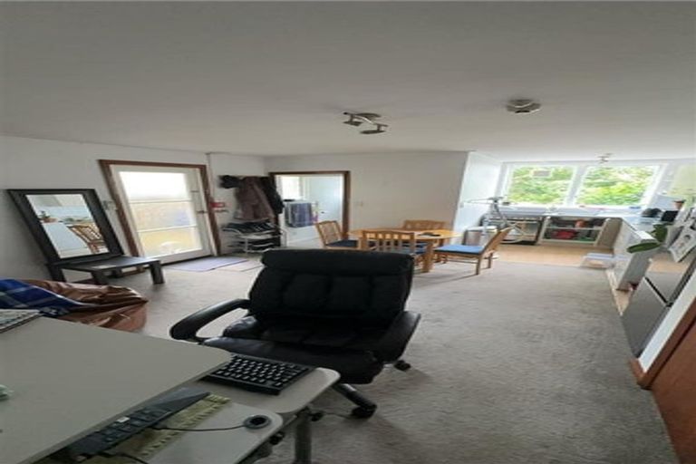 Photo of property in 86 Roxburgh Street, Mount Victoria, Wellington, 6011