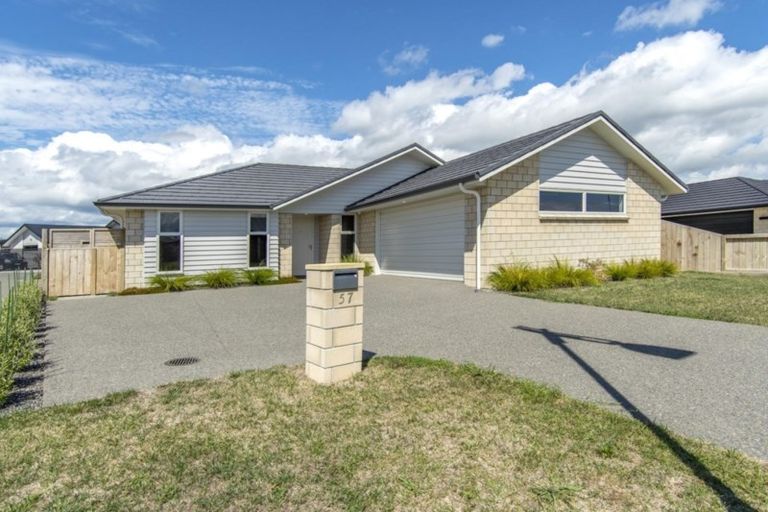 Photo of property in 57 Kahuparere Crescent, Pyes Pa, Tauranga, 3112