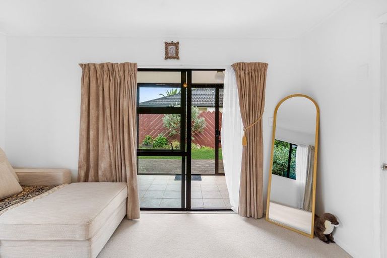 Photo of property in 26 Settlers Grove, Orewa, 0931