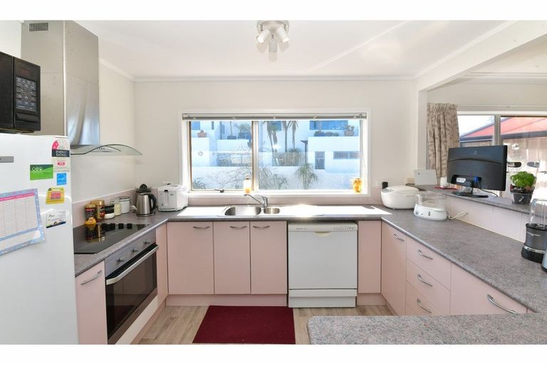 Photo of property in 1/262 Hibiscus Coast Highway, Orewa, 0931