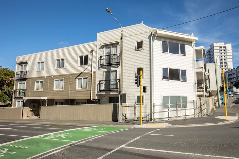 Photo of property in 103 Webb Street, Mount Cook, Wellington, 6011