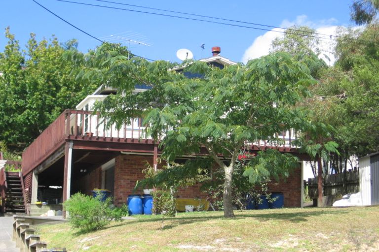 Photo of property in 2/64 Saddleback Rise, Murrays Bay, Auckland, 0630