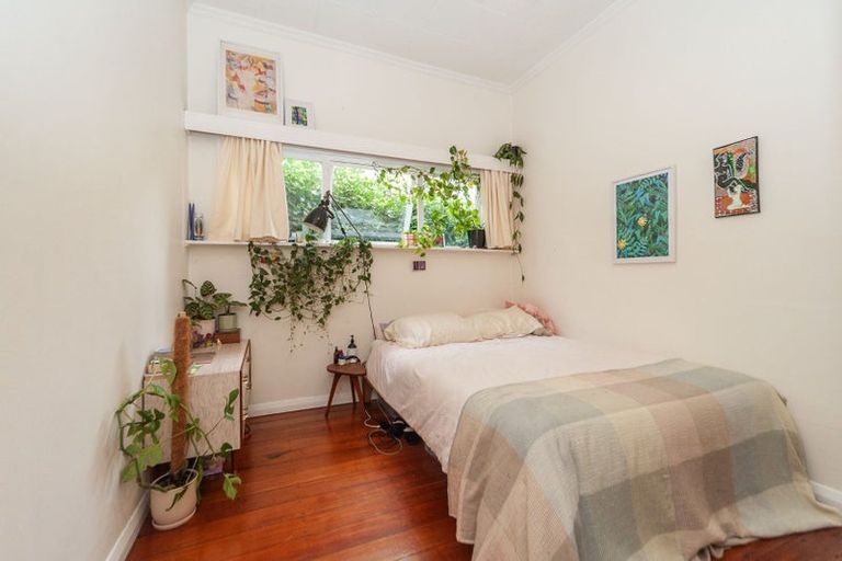 Photo of property in 87-87a Freyberg Street, Lyall Bay, Wellington, 6022