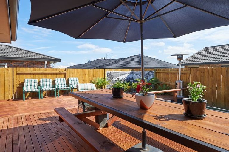 Photo of property in 69 Peter Hall Drive, Kelvin Grove, Palmerston North, 4414