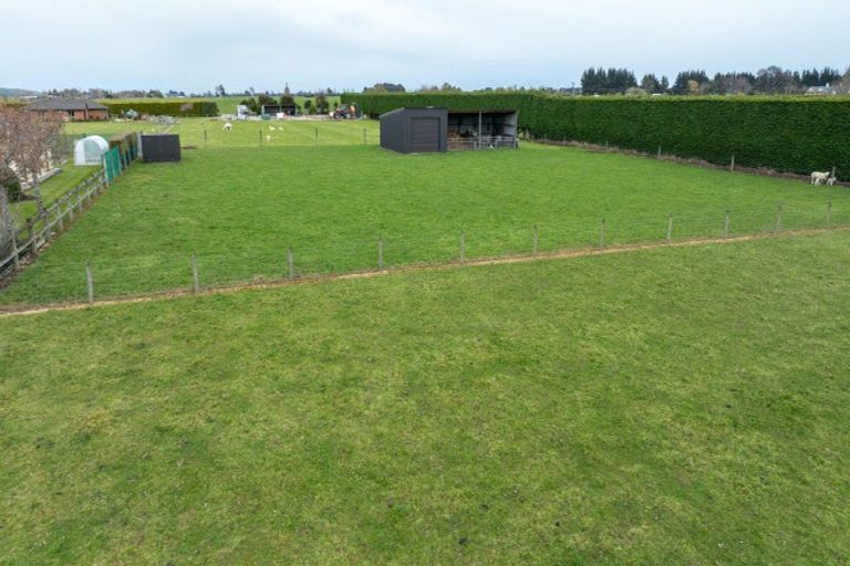 Photo of property in 24 Mckinnon Road, Edendale, Wyndham, 9893