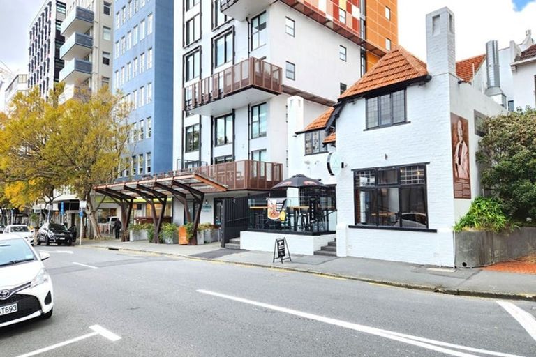 Photo of property in Frame Apartments, 702/111u Molesworth Street, Thorndon, Wellington, 6011