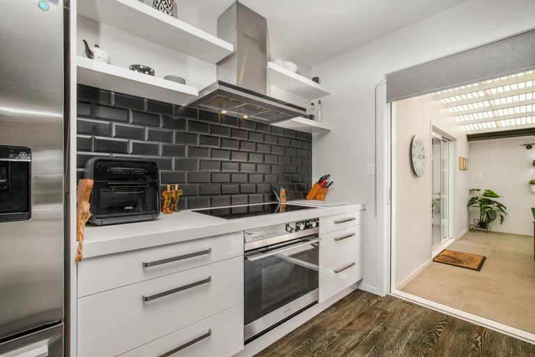 Photo of property in 129 Ostrich Farm Road, Pukekohe, 2676