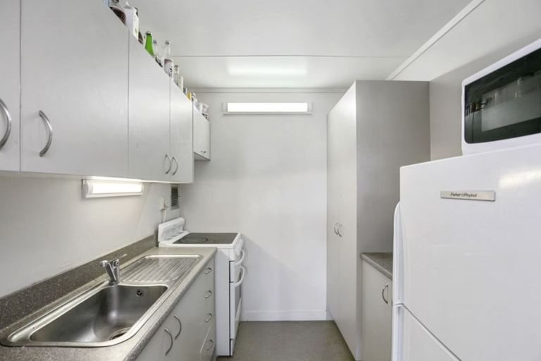 Photo of property in Hobson Court Flats, 84/70u Hobson Street, Thorndon, Wellington, 6011