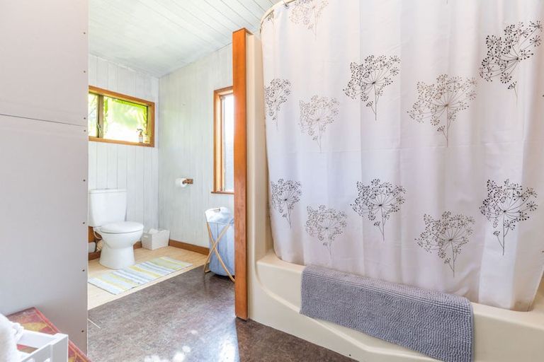 Photo of property in 35 Neptune Avenue, Beach Haven, Auckland, 0626