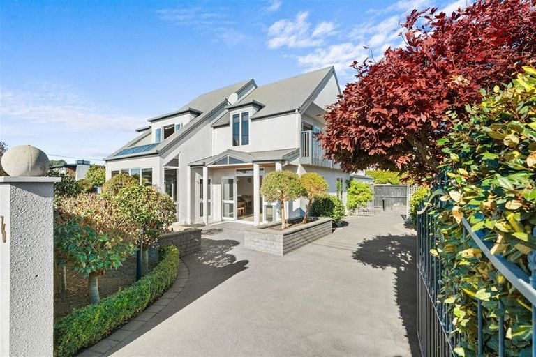 Photo of property in 76 Wai-iti Terrace, Bryndwr, Christchurch, 8052