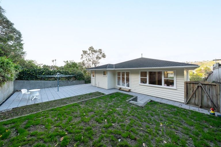 Photo of property in 11 Angell Street, Johnsonville, Wellington, 6037