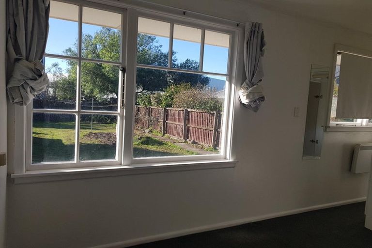 Photo of property in 2/406 Memorial Avenue, Burnside, Christchurch, 8053
