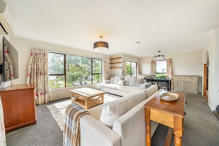 Photo of property in 12 Transom Close, Whitby, Porirua, 5024