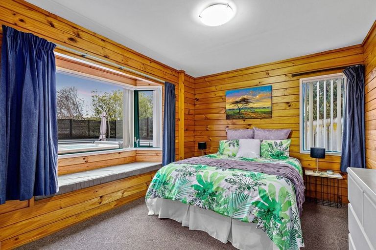 Photo of property in 2/161b Colwill Road, Massey, Auckland, 0614