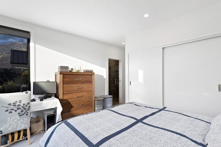 Photo of property in 2 Kotuku Lane, Hobsonville, Auckland, 0616