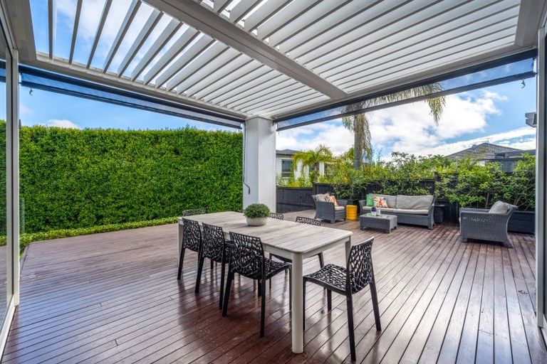 Photo of property in 8 Verley Rise, East Tamaki Heights, Auckland, 2016