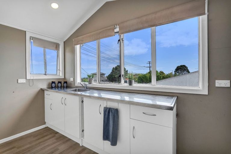 Photo of property in 57 Queens Road, Glen Avon, New Plymouth, 4312