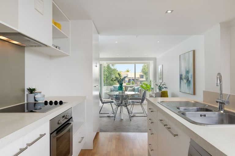 Photo of property in 102/332 Maunganui Road, Mount Maunganui, 3116