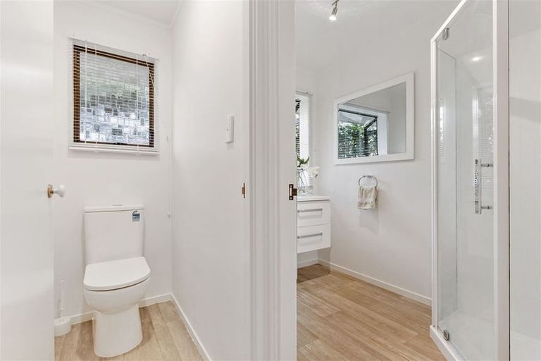 Photo of property in 2/14 Priestley Drive, Bucklands Beach, Auckland, 2014