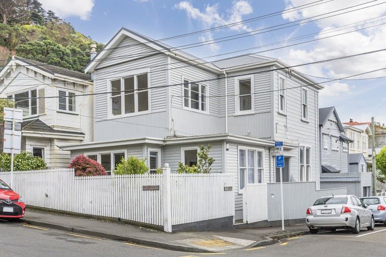 Photo of property in 10 Park Street, Thorndon, Wellington, 6011
