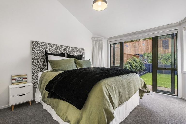 Photo of property in 10/8 Tobago Place, Sunnynook, Auckland, 0620