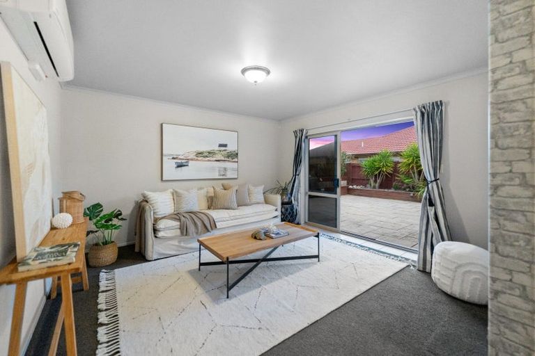 Photo of property in 30 Mcleod Place, Papamoa Beach, Papamoa, 3118