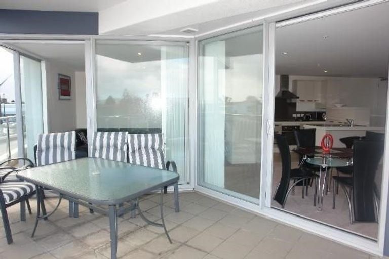 Photo of property in Bella Vista, 1b/84 Gunner Drive, Te Atatu Peninsula, Auckland, 0610