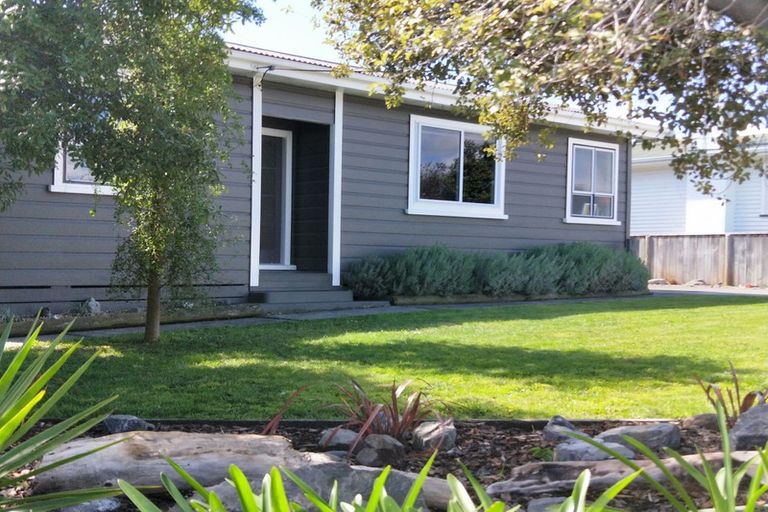 Photo of property in 8 Montgomery Street, Waipukurau, 4200