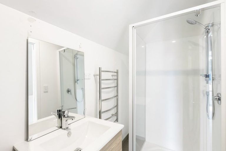 Photo of property in 16/12 Tawa Road, Te Atatu Peninsula, Auckland, 0610