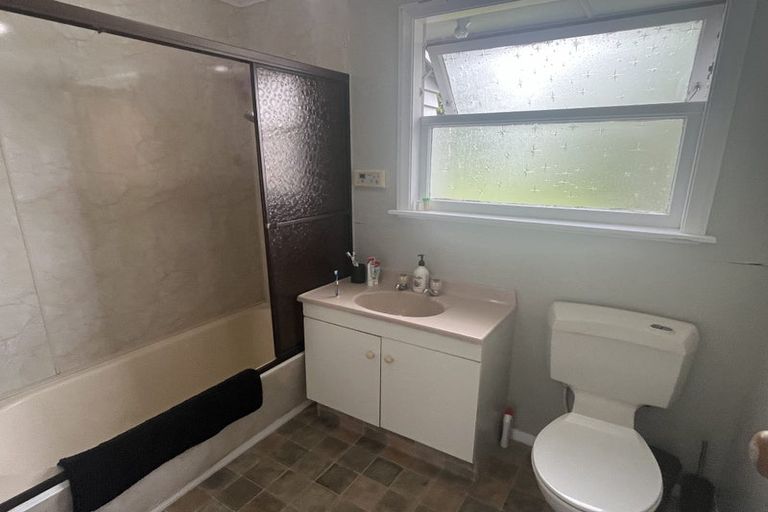 Photo of property in 6 Radnor Place, Highbury, Palmerston North, 4412