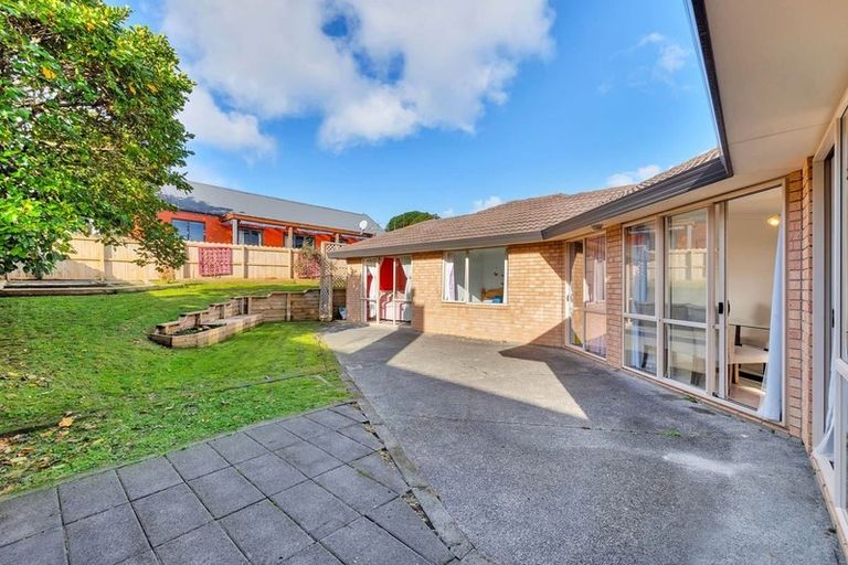Photo of property in 20 View Ridge Drive, Ranui, Auckland, 0612