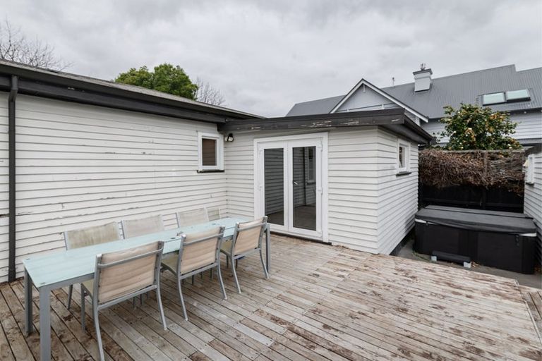 Photo of property in 37 Hawford Road, Opawa, Christchurch, 8023