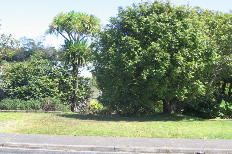 Photo of property in 2/18 Elliott Avenue, Bayview, Auckland, 0629