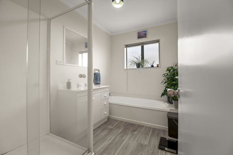 Photo of property in 1/919 Whangaparaoa Road, Manly, Whangaparaoa, 0930