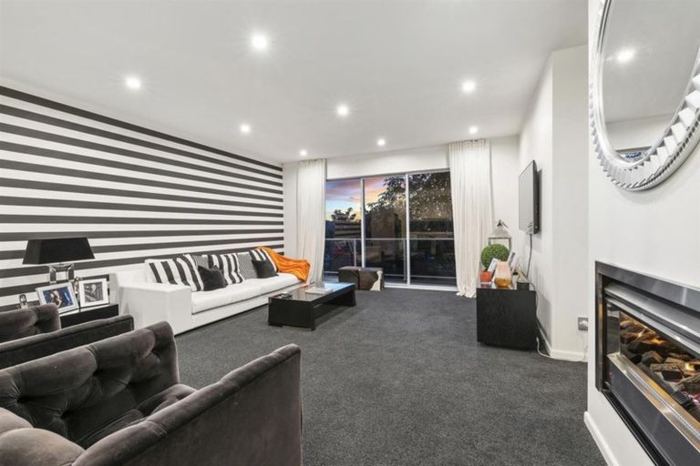 Photo of property in 75 Kittiwake Drive, Schnapper Rock, Auckland, 0632