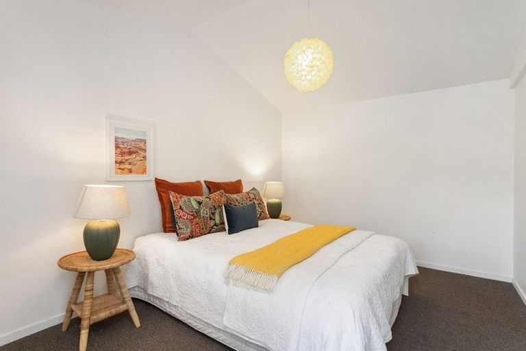 Photo of property in 17 Martin Avenue, Beckenham, Christchurch, 8023